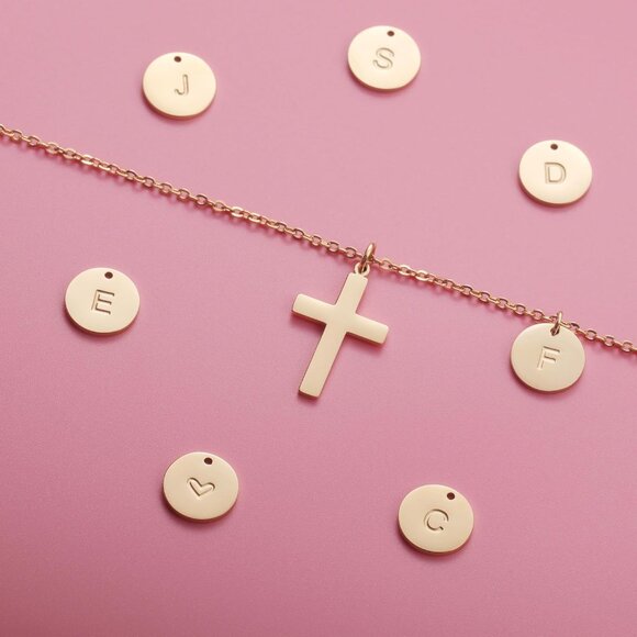 Personalized 18K Gold Plated Cross Necklace - Gift for Women’s Special Moments - Picture 6 of 7